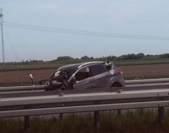 Teška saobraćajna nesreća kod Rume, troje poginulo