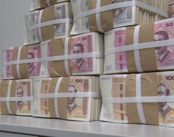 Iako nije nadležan, Dodik najavljuje uvođenje 13. plate!