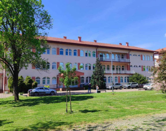 Trojici određen pritvor zbog više krivičnih djela