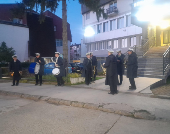 Prvomajski uranak Dobojlije dočekale uz duvački orkestar