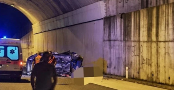 Stravična nesreća na autoputu kod Prnjavora