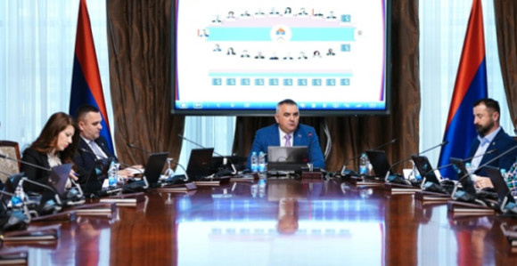 Минићева влада узима кредите да би вратила дугове