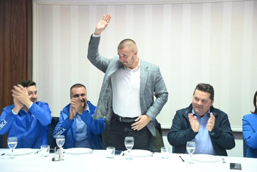 Mljekari na rubu opstanka, Agencija rasipa novac na promociju