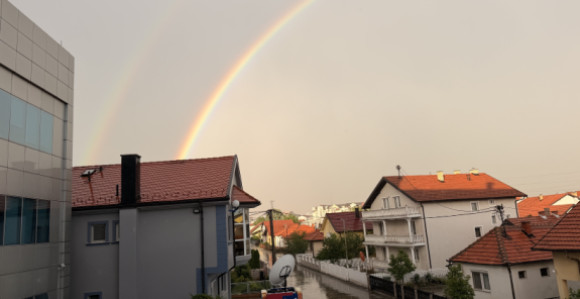 Nakon munja, nebo iznad Bijeljine ukrasile duge (FOTO)