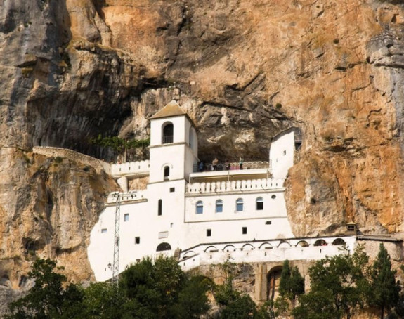 Srpska pravoslavna crkva slavi Svetog Vasilija Ostroškog