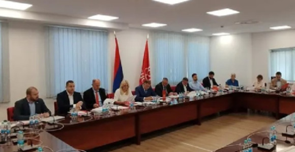 SNSD se uplašio narodnog bunta: Traže povlačenje zakona o zdravstvenom osiguranju, a neki kažu samo do izbora?!
