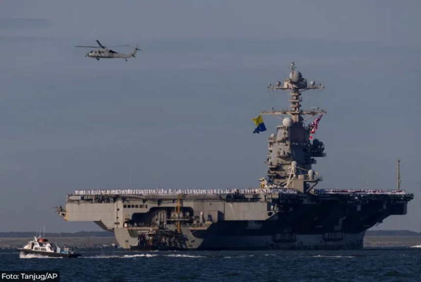 Nakon godinu dana ratova američki nosač aviona se vraća kući