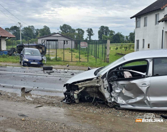 Saobraćajna nezgoda u Dvorovima kod Bijeljine (FOTO)