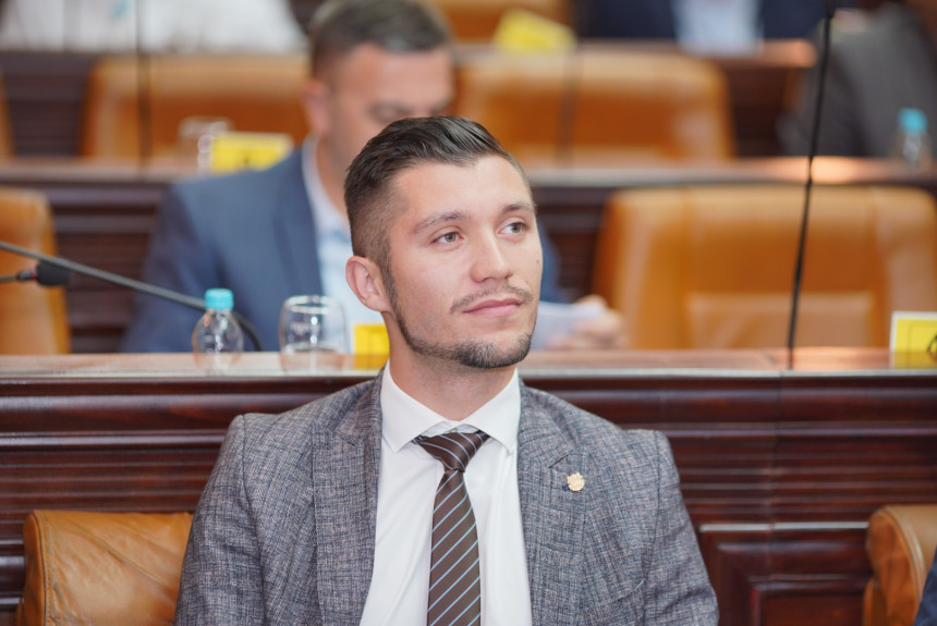Обећањима СНСД-а ако вјерујете, на крају ви плаћате рачун