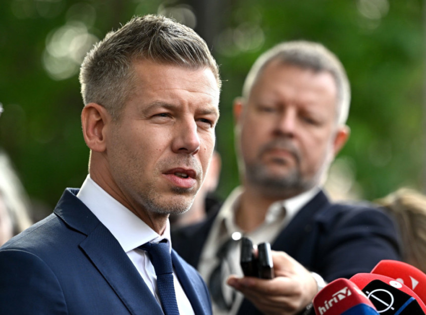 Mađar: Prijava zbog vreća sa uništenim dokumentima