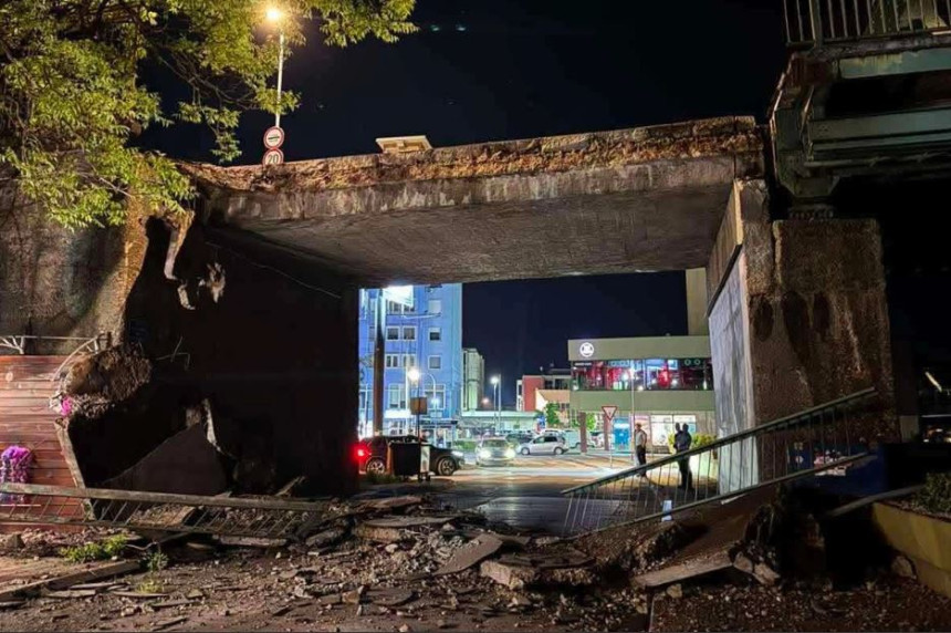 Obrušio se dio mosta na graničnom prelazu Gradiška, saobraćaj obustavljen