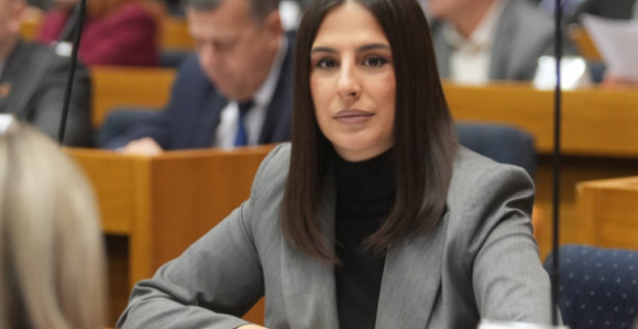 Vukomanović pita ministricu: Kad ste bili u marketu i vidjeli cijene?