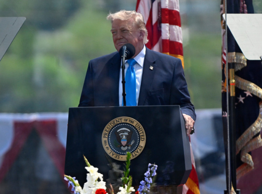 Трамп: Америка ослобађа Кубу, неће бити ескалације