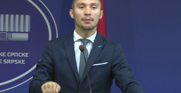Vlada ne radi ništa, tri zakona su povučena za sedam dana