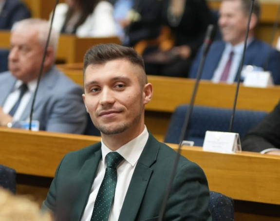 Postoji li neki alarm za ministre i premijera, pita Kresojević