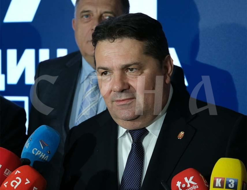 Laž je da Srpska ima plan za otcjepljenje ili samostalnost