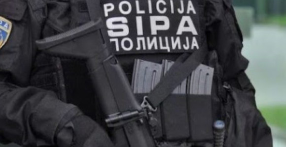 Sipa uhapsila jednu osobu, pronađeno i oduzeto oružje