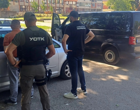 Na meti profesori, policajka, odbornik, privrednici…