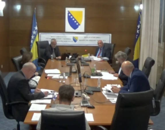 CIK ovjerio 67 stranaka za izbore, među njima i SNSD
