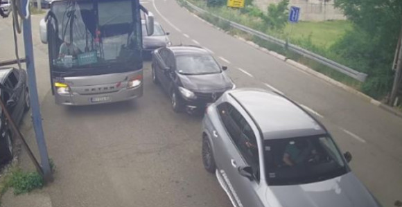 Vozaći oprez, gužve na više graničnih prelaza u BiH