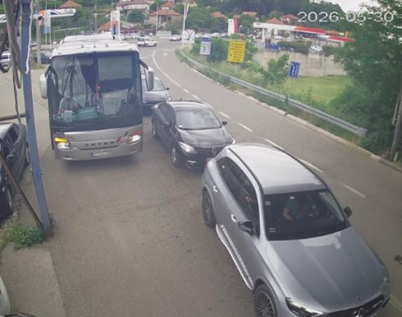 Vozaći oprez, gužve na više graničnih prelaza u BiH