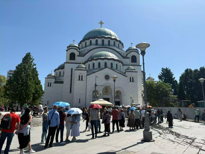 U Hramu Svetog Save podijeljeno više od 400.000 tračica