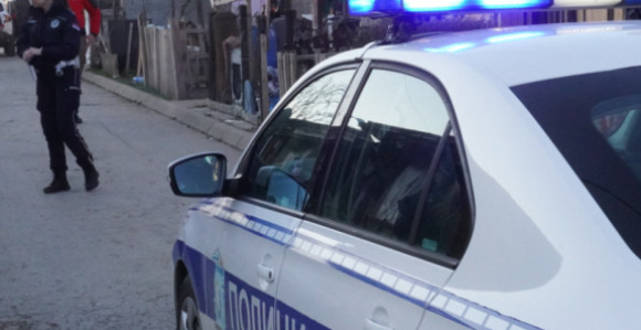 Policajac udario pješaka i pobjegao sa mjesta nesreće