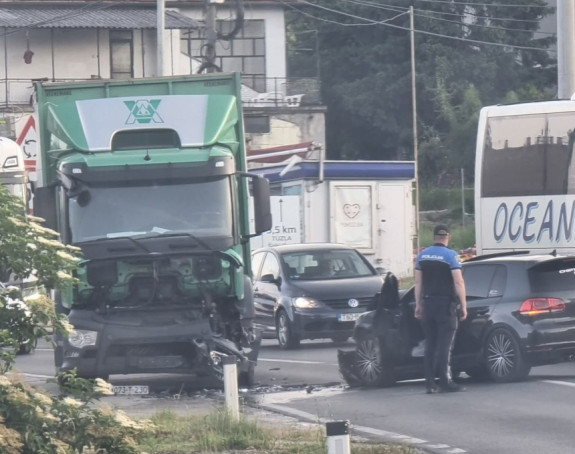 Teška nesreća kod Tuzle: Povrijeđeno više osoba