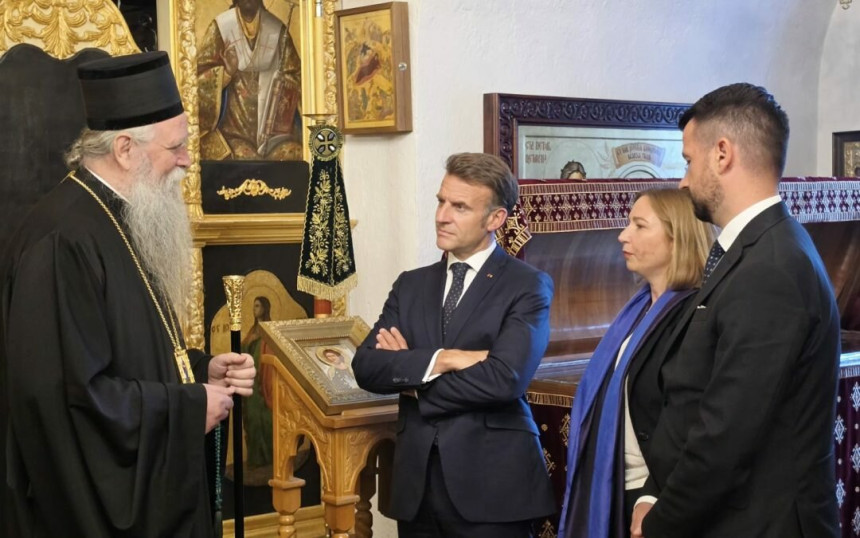 Makron u društvu Milatovića posjetio Cetinjski manastir