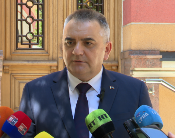 Direktor Poreske uprave dijeli novac aktivistima SNSD, Minić opravdava?