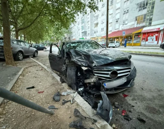 Mostar: Vozač izgubio kontrolu i udario u više vozila