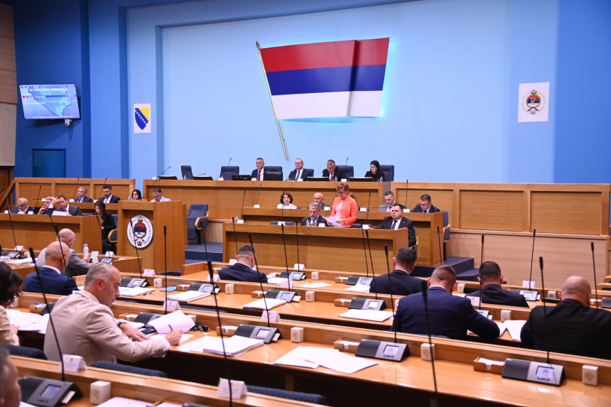 Nova zaduženja i rebalans budžeta pred NS RS (UŽIVO)