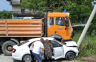 Udes u Laktašima, automobil udario u banderu