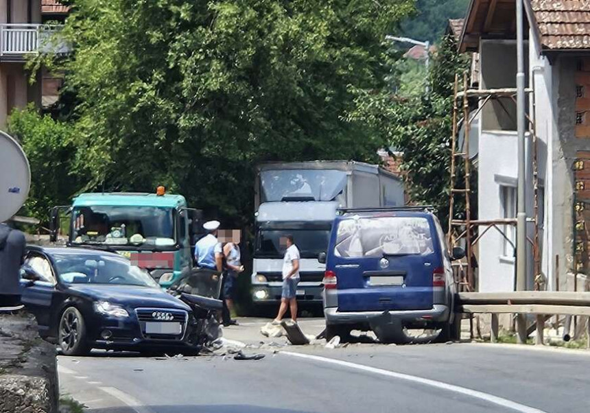 Жесток судар на путу Зворник-Милићи, настао колапс