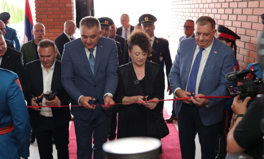 Ne može kolo bez kokana: Na otvaranju policijske stanice na Palama nema legalnog Siniše Karana, ali ima onog koga zovu predsjednik?!