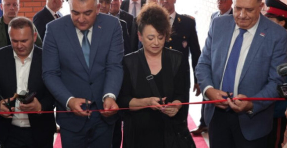 Ne može kolo bez kokana: Na otvaranju policijske stanice na Palama nema legalnog Siniše Karana, ali ima onog koga zovu predsjednik?!