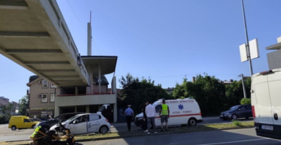 Судар аутомобила и косилице на транзиту у Бањалуци