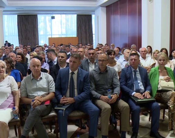 Status v.d. u Srpskoj - sredstvo političkih pritisaka i ucjena?!