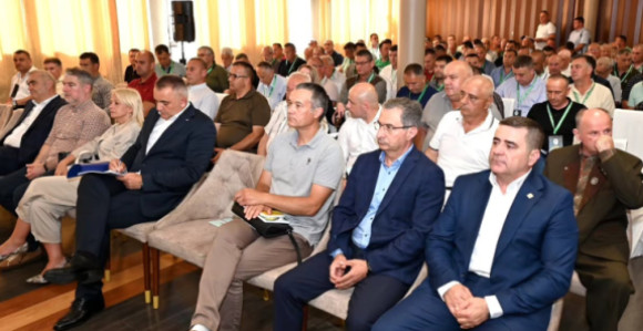 Није ловачка: Минић се обавезао да ће радити у интересу ловаца
