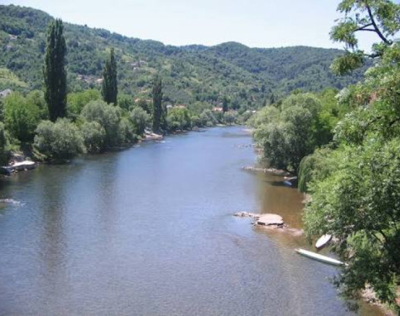Djevojka skočila sa mosta u Vrbas i počela da se davi