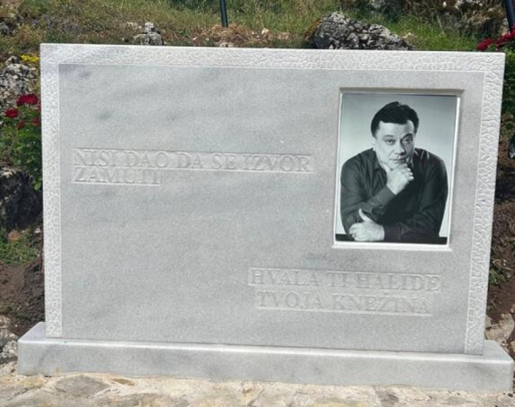 Na Knežak izvoru spomen-obilježje Halidu Bešliću