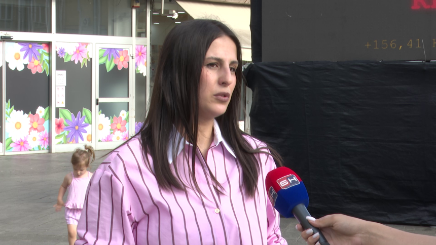 Brojčanik na Trgu Krajine upozorenje na dug koji raste