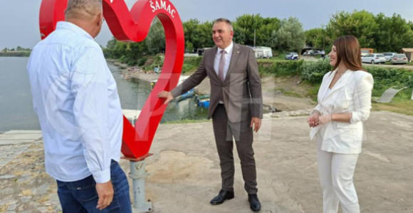 Minić već u kampanji iz svog Šamca, evo šta obećava