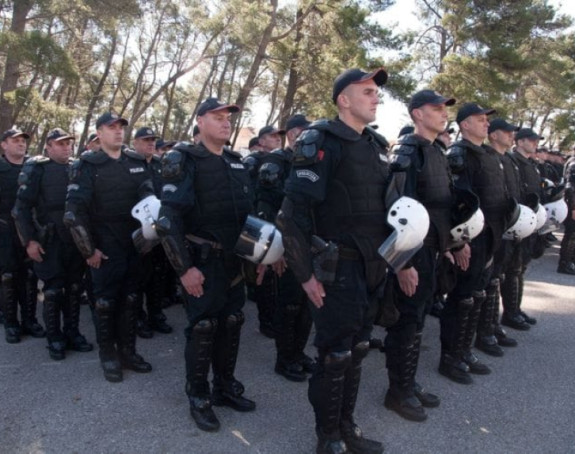 Pod lupom 122 policajca u CG: MUP vrši provjere