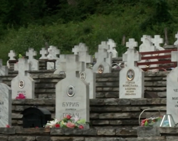 Novitović optužuje Prodanovića za opstrukciju izgradnje Memorijalnog centra u Bratuncu
