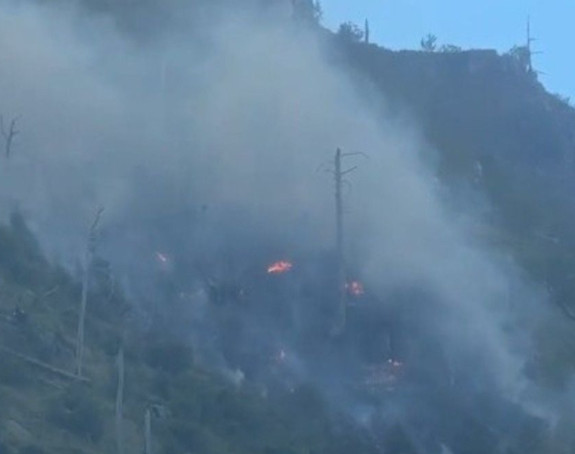 Požar na planini kod Mostara, jak vjetar ometa gašenje