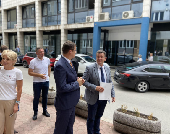 Blanuša i Božović predali kandidature (video)