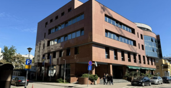 Četiri petine rashoda UIO otišle na zaposlene