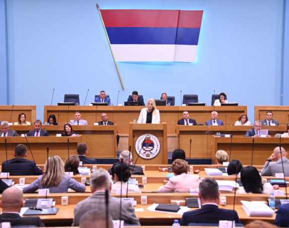 Посланици НСРС на посебној сједници о вету Цвијановићеве