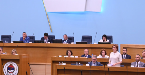 По хитном поступку Скупштина одобрила милионе буџетлијама